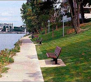 A Sunday Afternoon on the Island of la Grande&nbsp;Jatte.